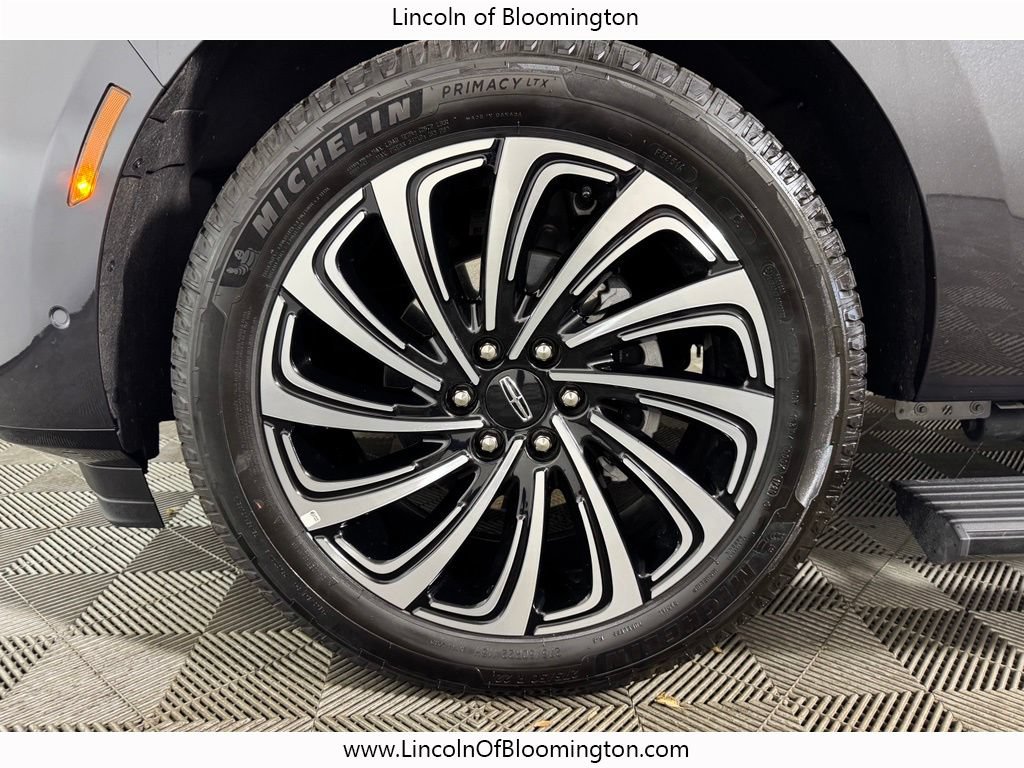 Certified 2025 Lincoln Navigator Black Label AWD/4WD image 41