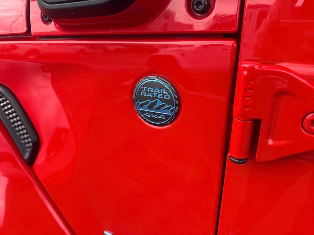 Used 2025 Jeep Wrangler Unlimited Sahara w/ Safety Group AWD/4WD image 12