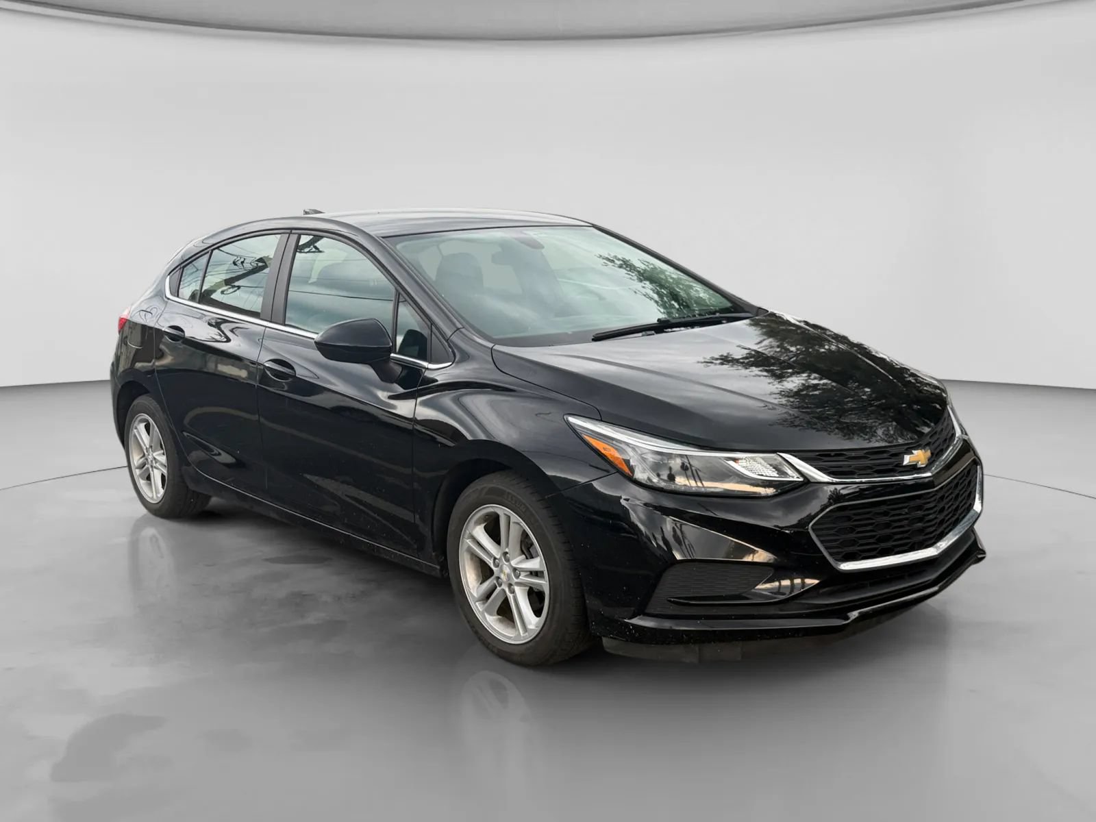 Used 2017 Chevrolet Cruze LT w/ Convenience Package FWD image 7
