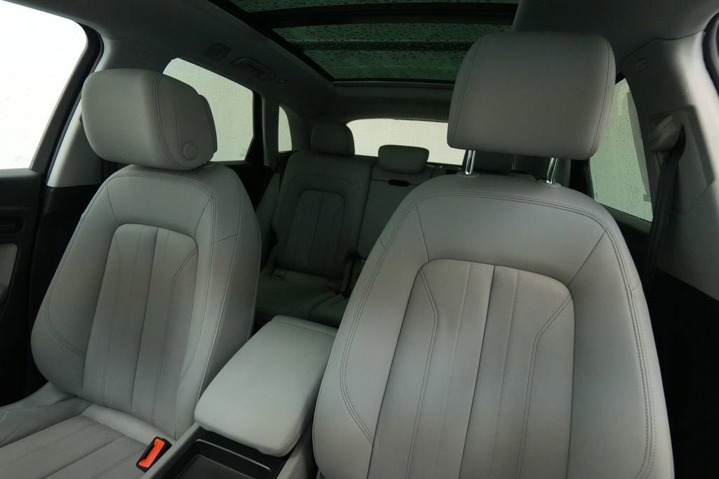 Used 2022 Audi Q5 2.0T Premium AWD/4WD image 12