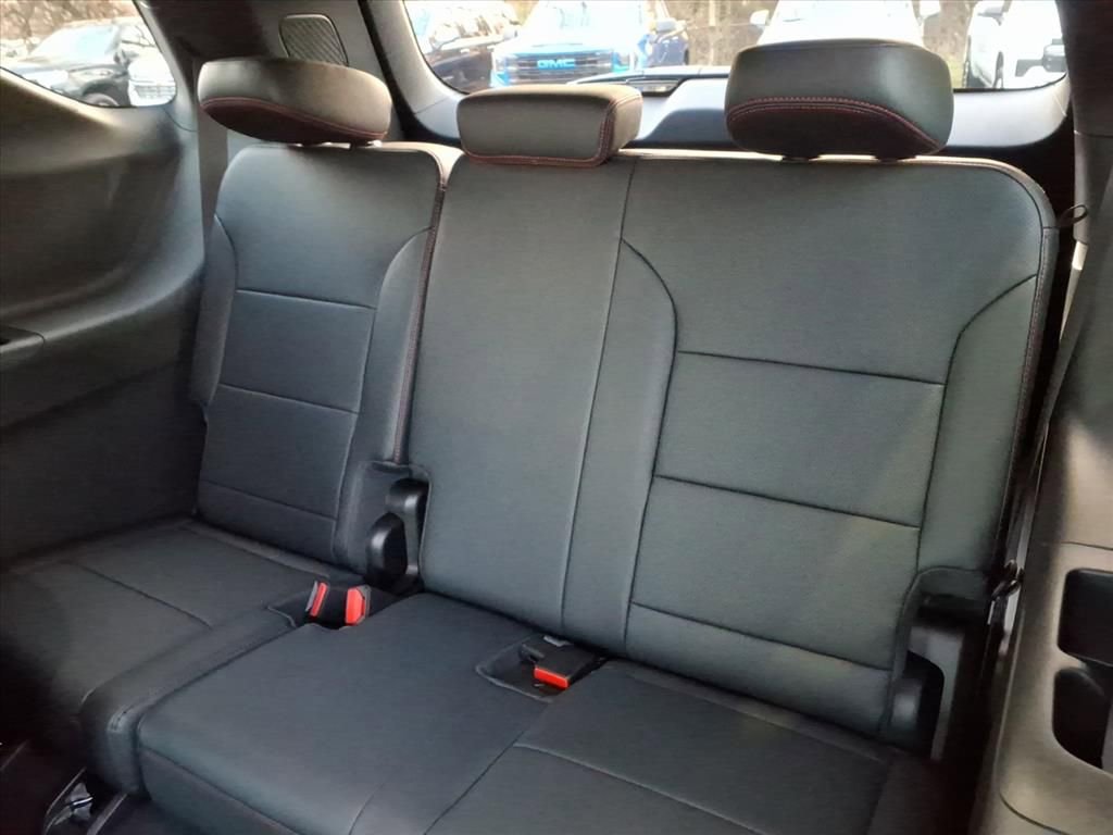 New 2026 Chevrolet Traverse Z71 w/ Enhanced Driving Package AWD/4WD image 16