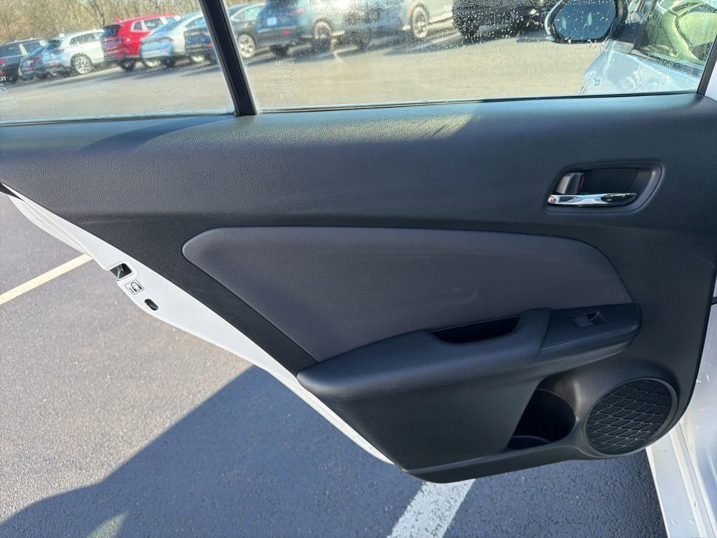 Used 2021 Toyota Prius LE image 20