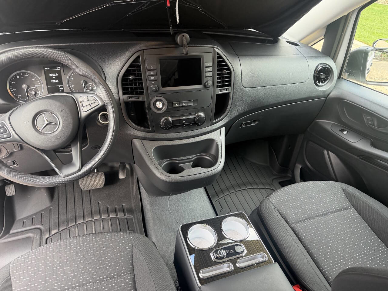 Used 2023 Mercedes-Benz Metris image 6