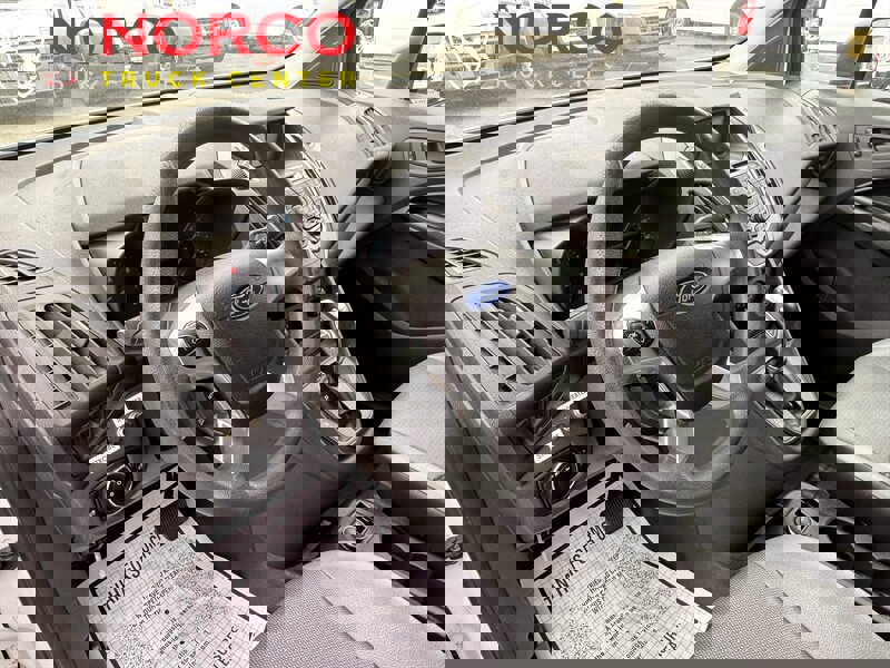 Used 2016 Ford Transit Connect XL image 19