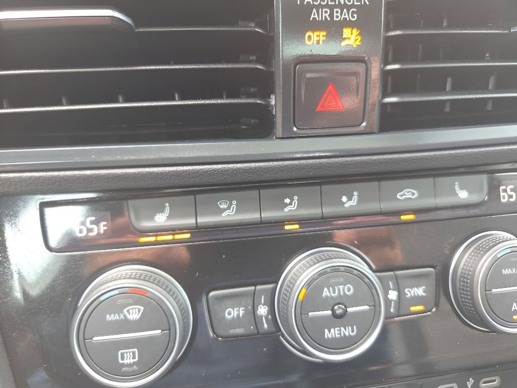 Used 2023 Volkswagen Jetta SE FWD image 22