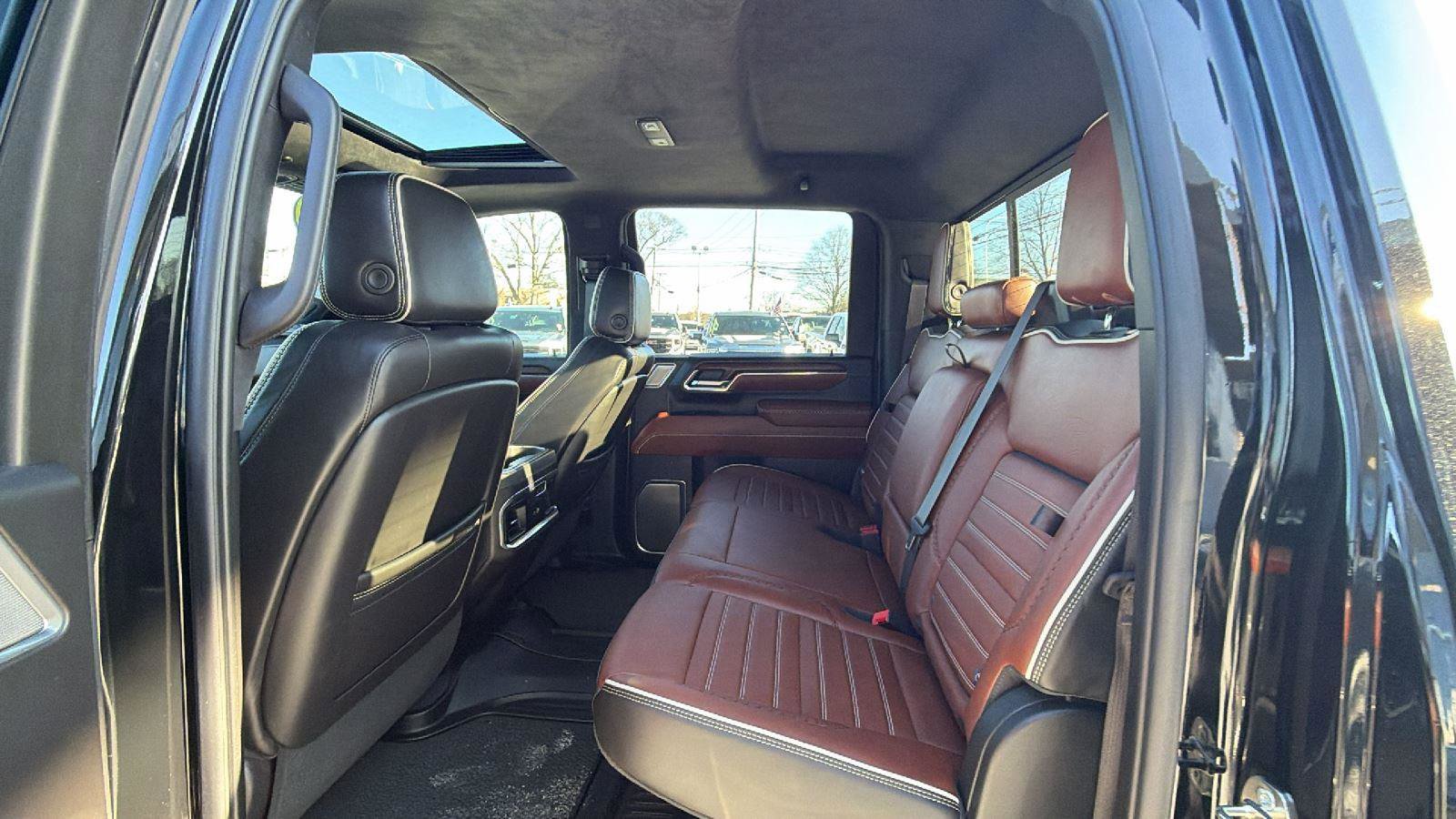 Used 2024 GMC Sierra 2500 Denali Ultimate w/ Snow Plow Prep/Camper Package image 29