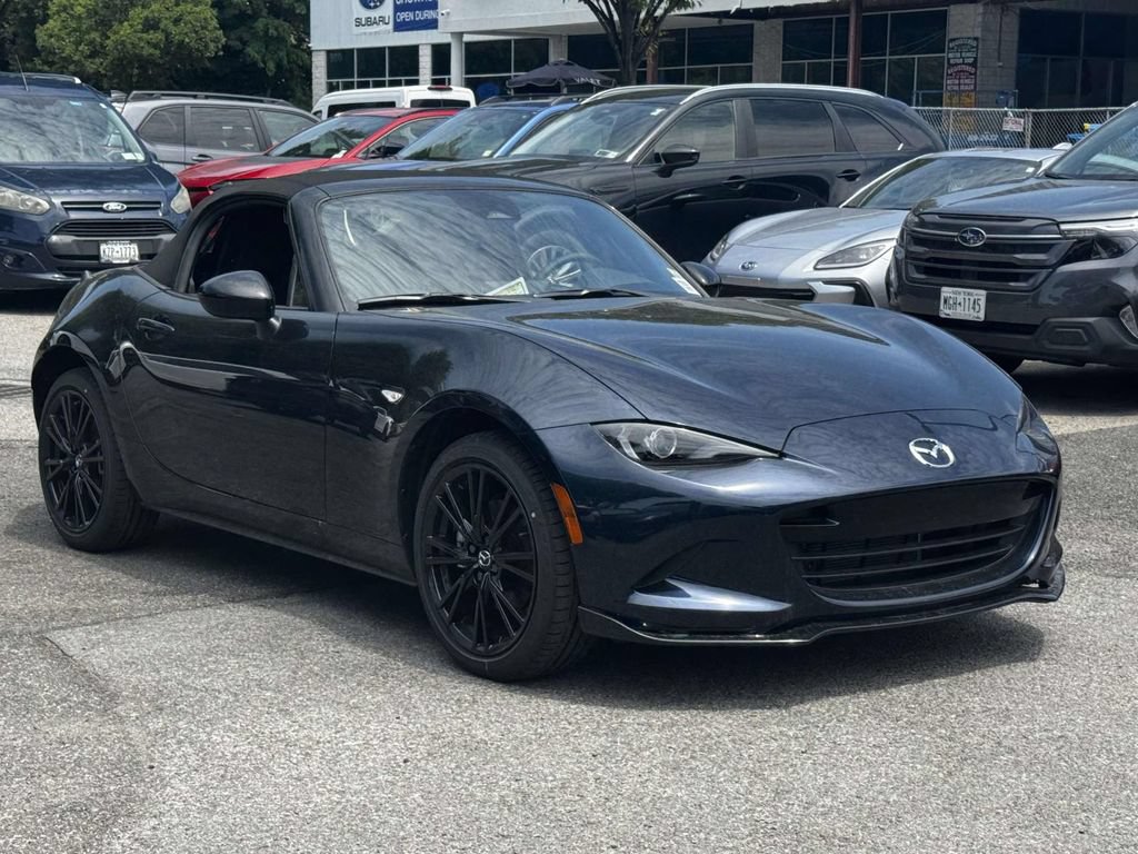 New 2026 MAZDA MX-5 Miata Club w/ Weather Package RWD image 4
