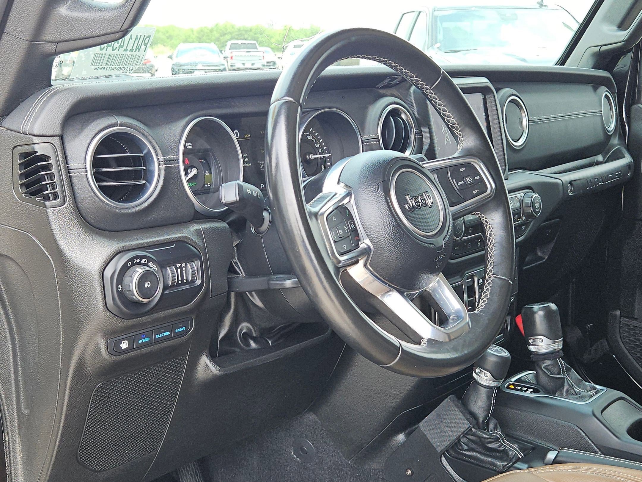 Used 2022 Jeep Wrangler Unlimited Rubicon 4xe AWD/4WD image 10