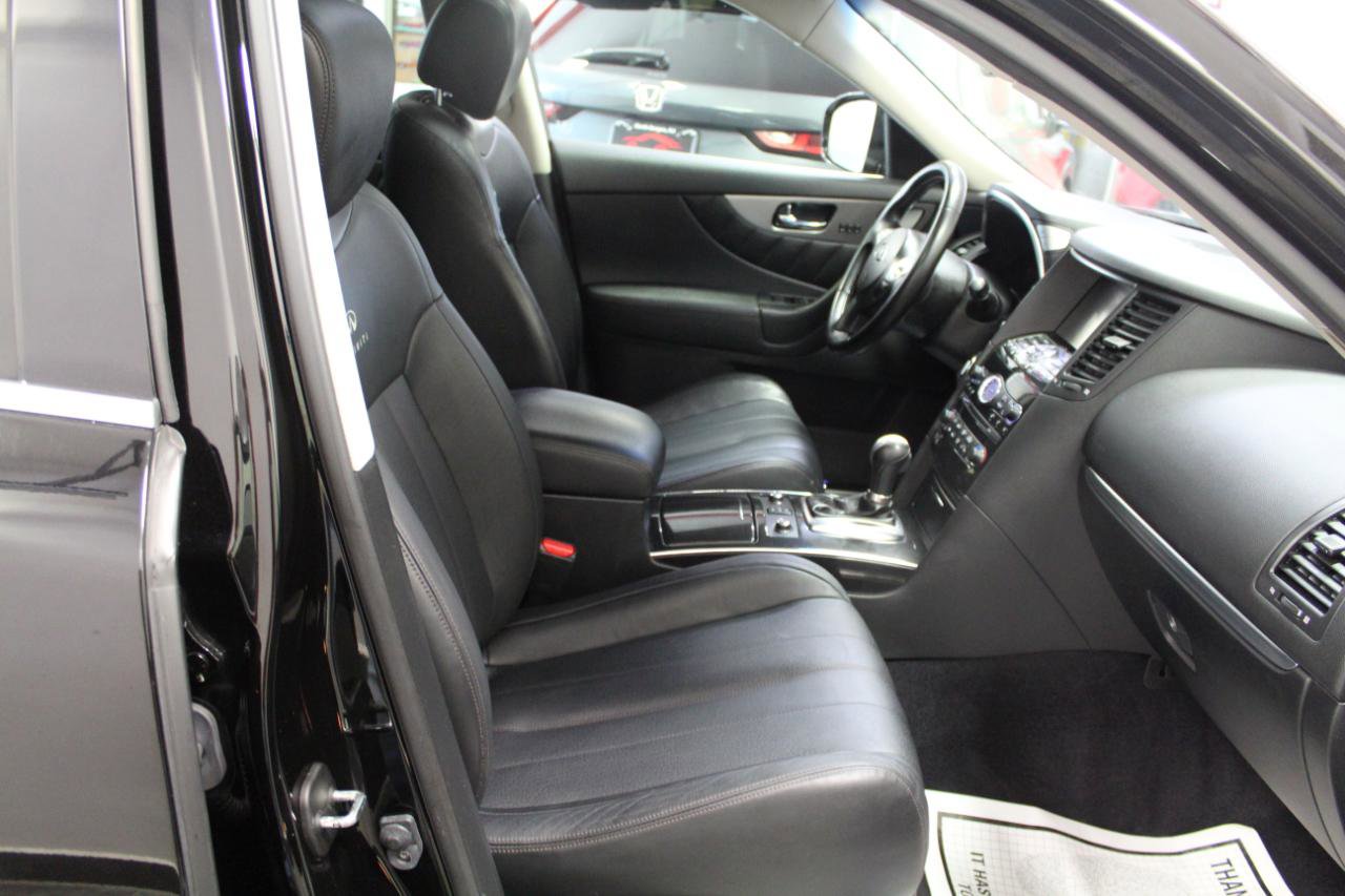 Used 2014 INFINITI QX70 AWD w/ Premium Package image 25