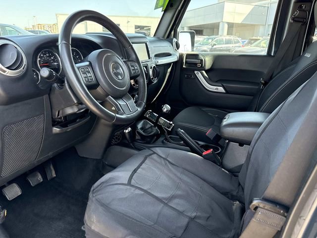 Used 2017 Jeep Wrangler Unlimited Sahara w/ Connectivity Group image 13