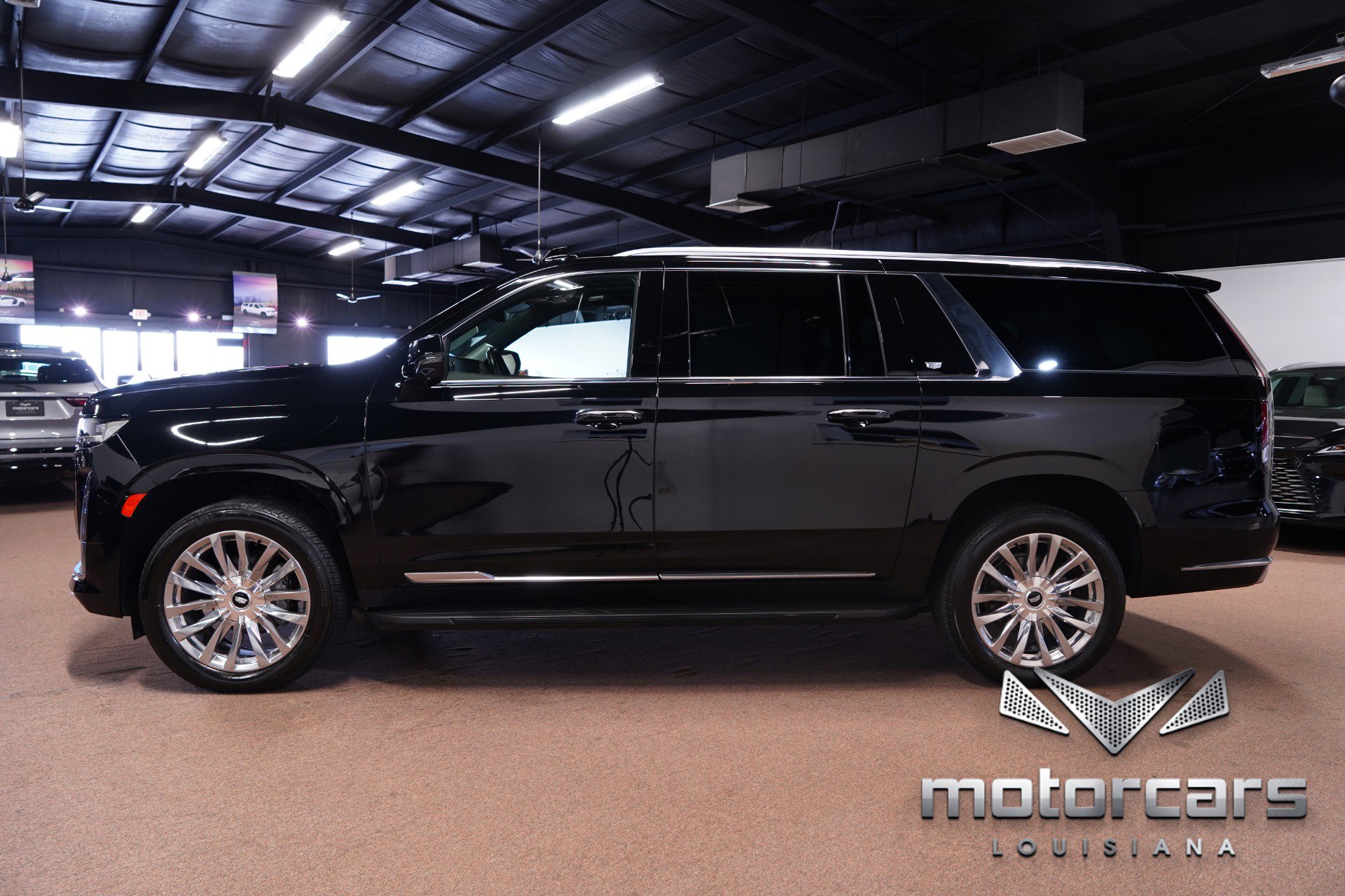 Used 2022 Cadillac Escalade ESV Premium Luxury w/ Performance Package AWD/4WD image 4