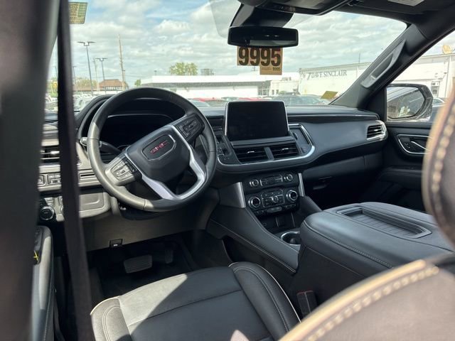 Used 2023 GMC Yukon SLT w/ SLT Luxury Package image 16