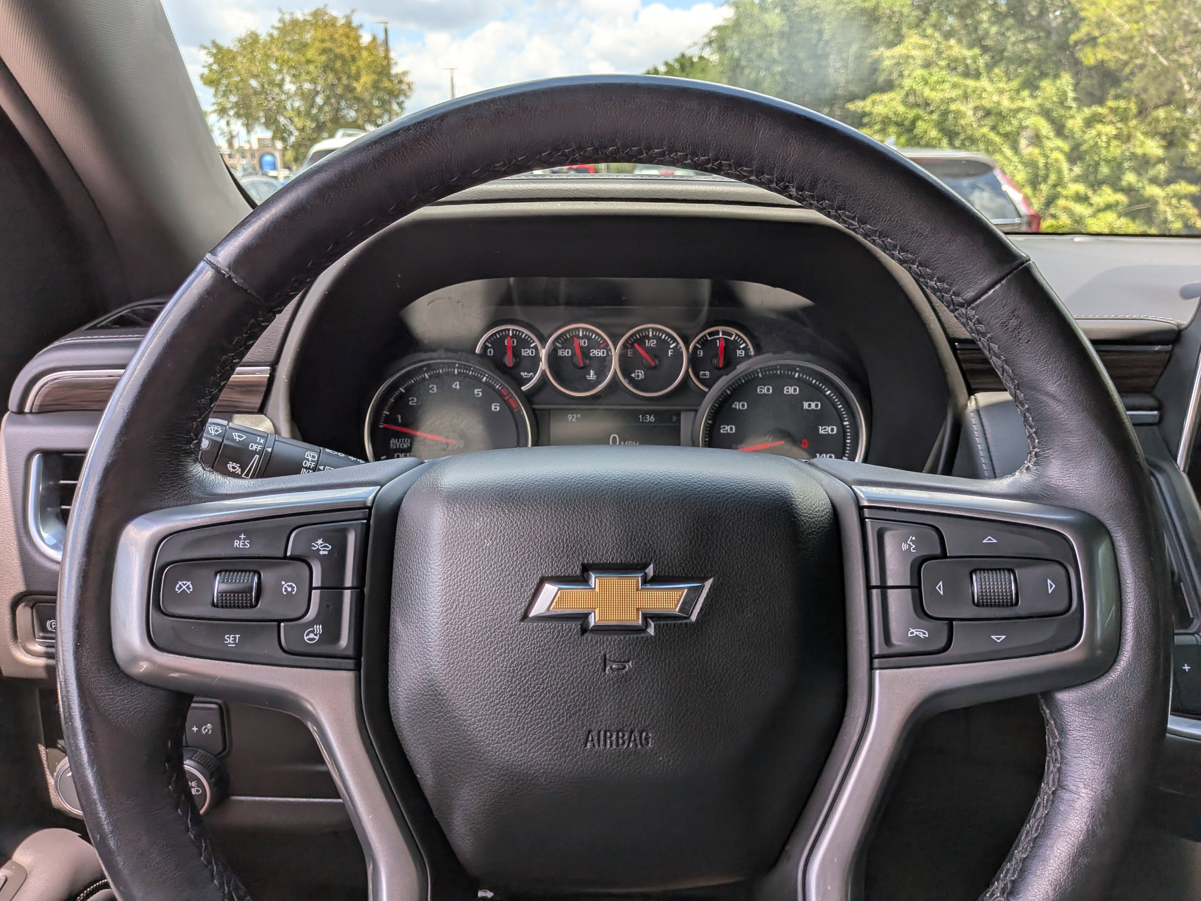 Used 2021 Chevrolet Suburban LT w/ Luxury Package RWD image 26