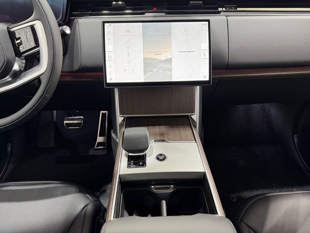 New 2025 Land Rover Range Rover SE image 11