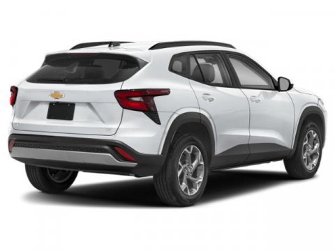 Used 2025 Chevrolet Trax RS w/ Driver Confidence Package FWD image 2