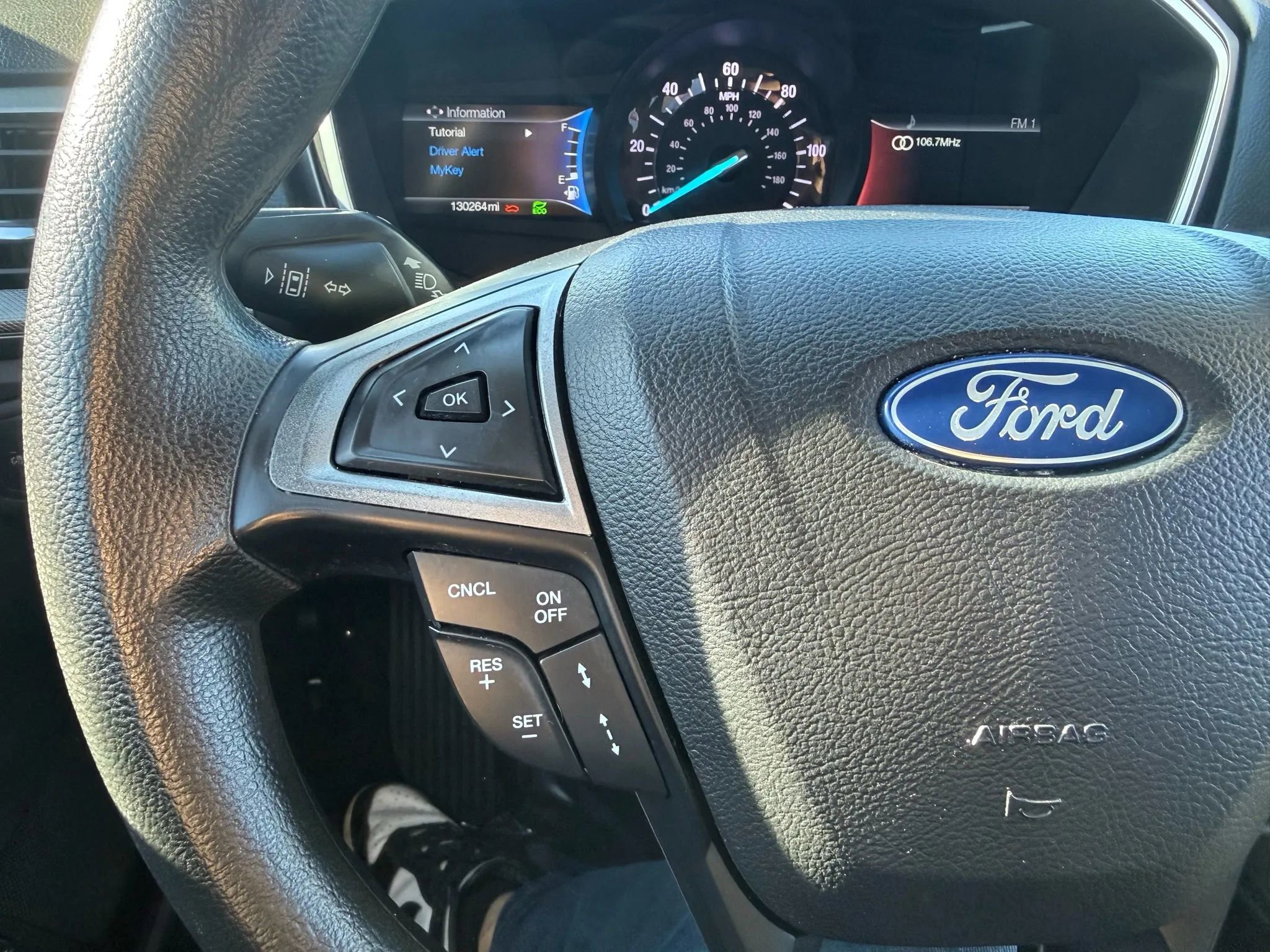 Used 2019 Ford Fusion SE FWD image 33
