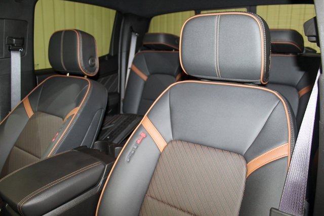 Used 2025 GMC Canyon AT4 w/ LPO, Off Road Lift Package image 11