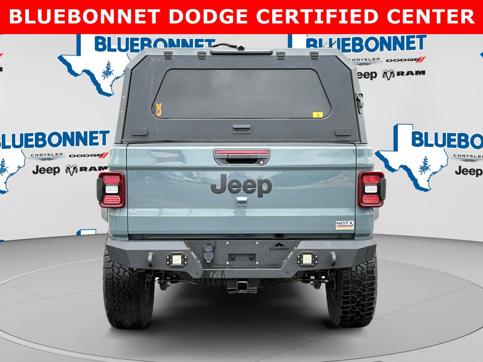 Used 2024 Jeep Gladiator Sport AWD/4WD image 6