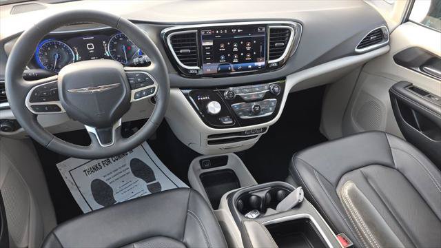 Certified 2024 Chrysler Pacifica Touring-L FWD image 27
