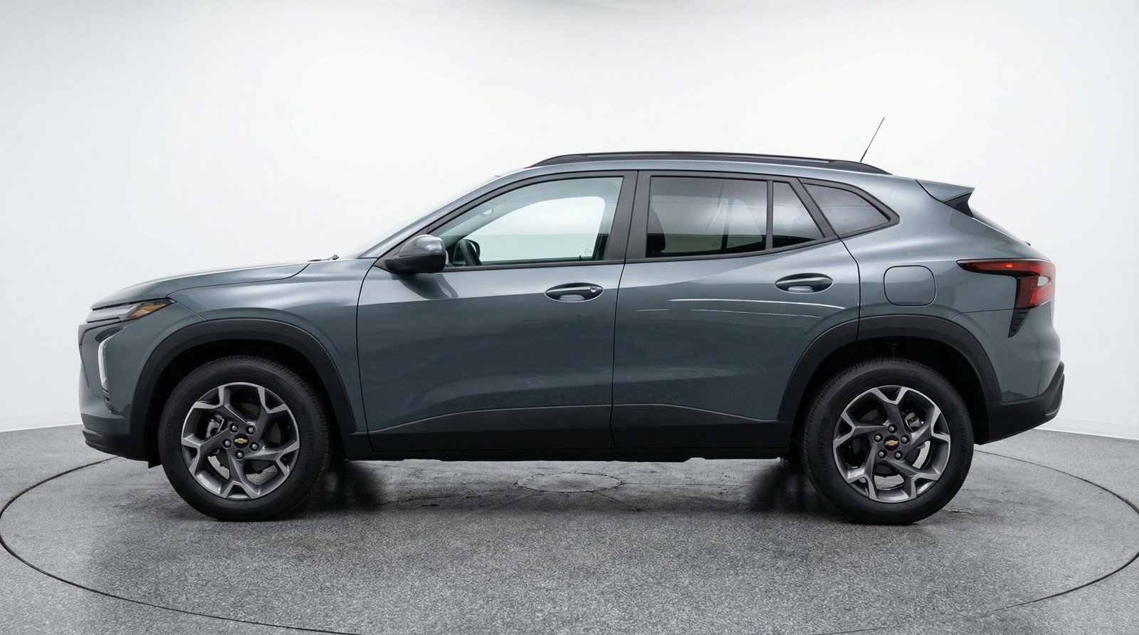 Used 2025 Chevrolet Trax LT image 5