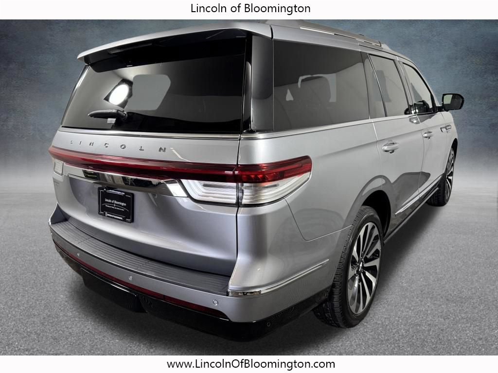 Used 2023 Lincoln Navigator Reserve AWD/4WD image 6