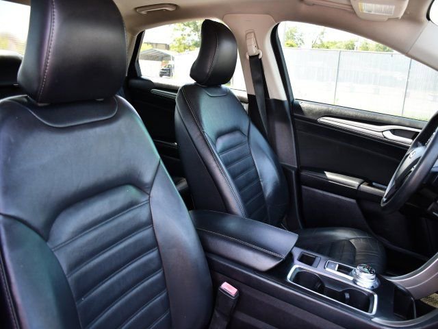 Used 2019 Ford Fusion SE AWD/4WD image 34