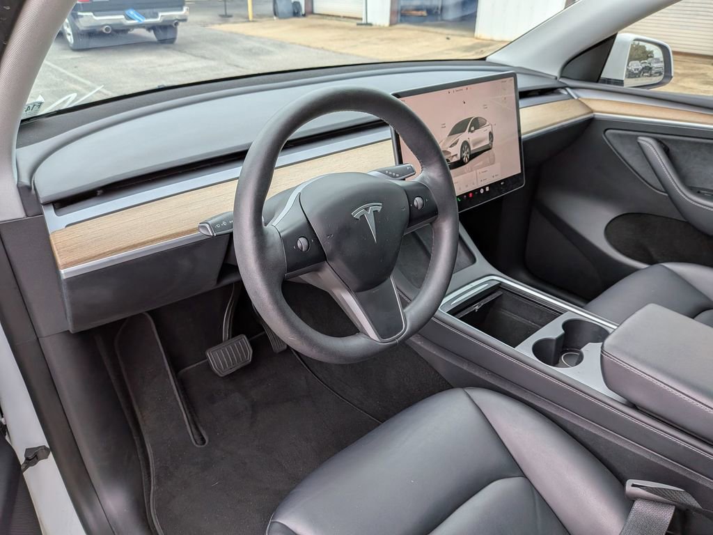 Used 2023 Tesla Model Y Long Range image 26