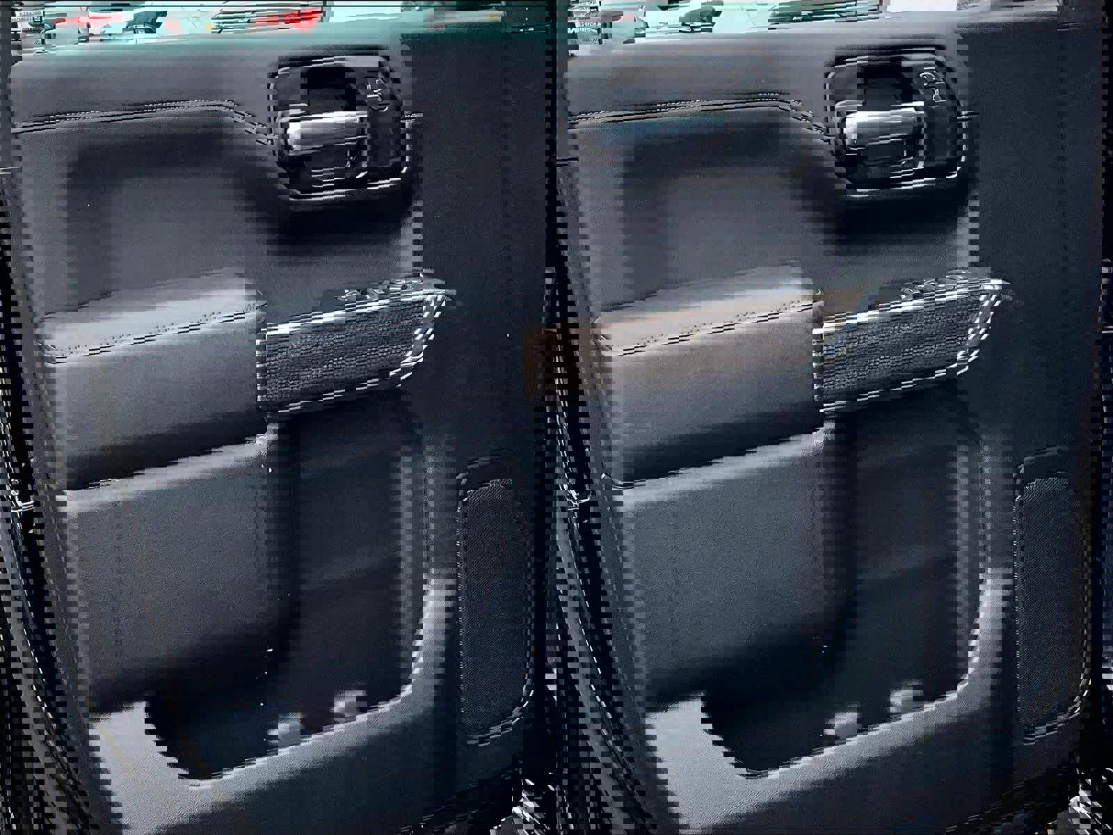 Used 2022 Chevrolet Silverado 1500 LT AWD/4WD image 9