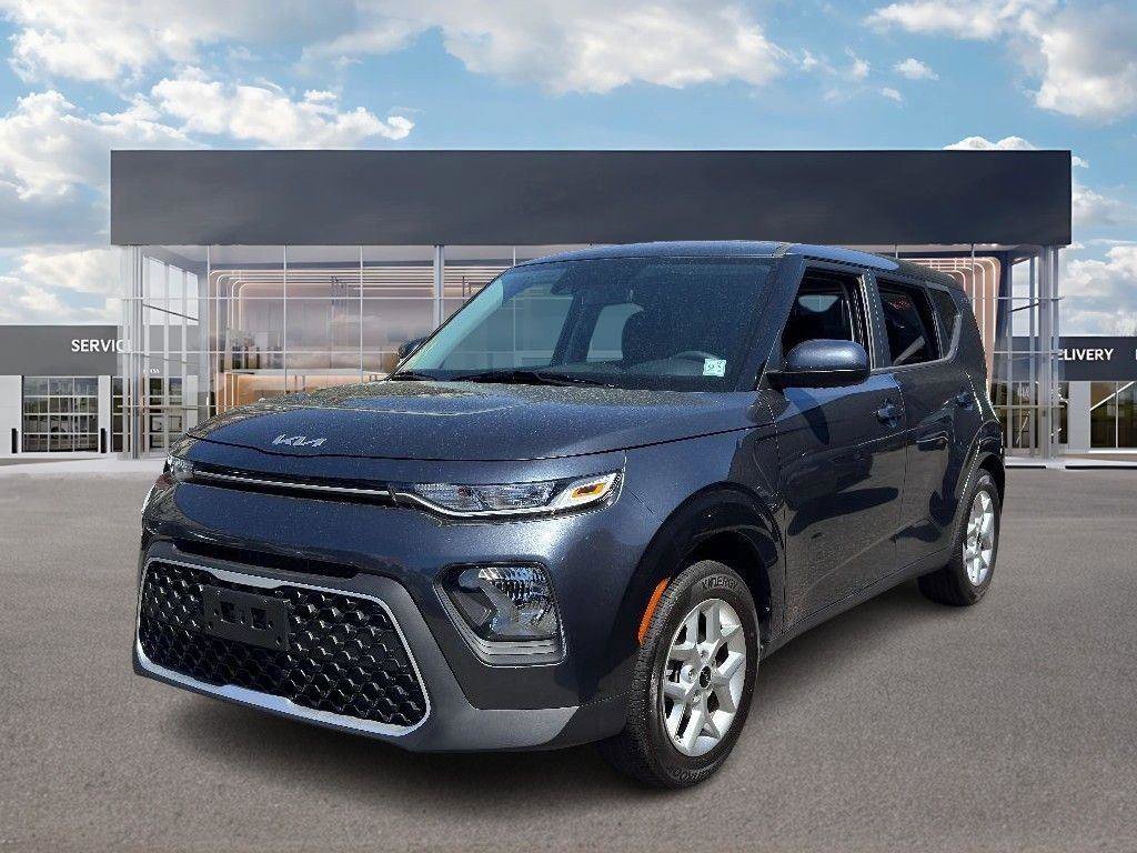 Certified 2022 Kia Soul LX w/ Technology Package image 1