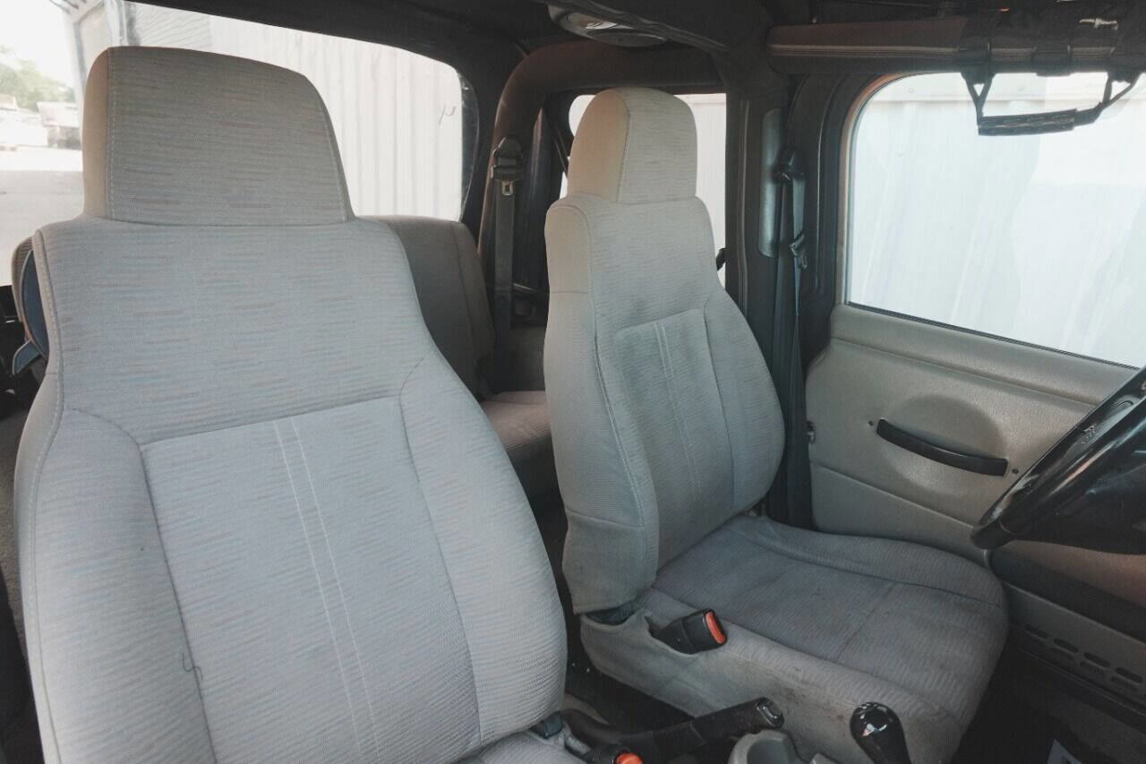 Used 2003 Jeep Wrangler X image 19
