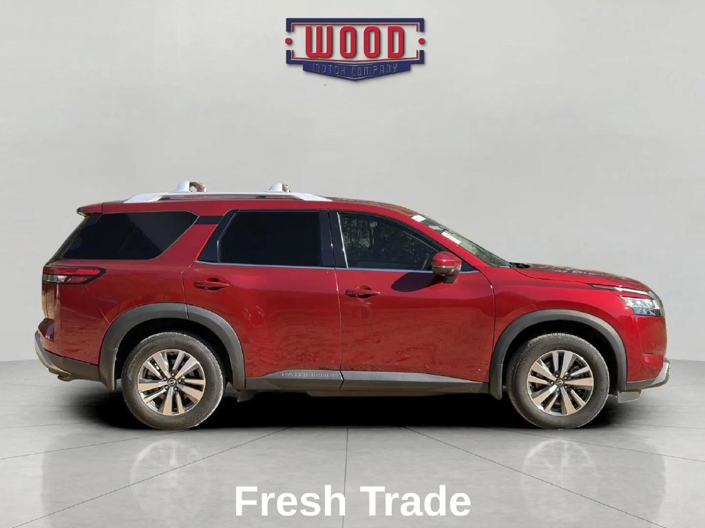 Used 2024 Nissan Pathfinder SL AWD/4WD image 6
