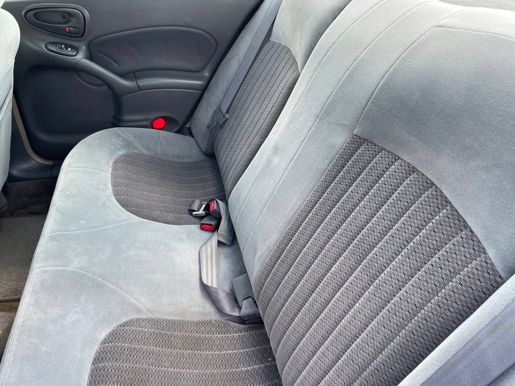 Used 2004 Pontiac Grand Am GT FWD image 17