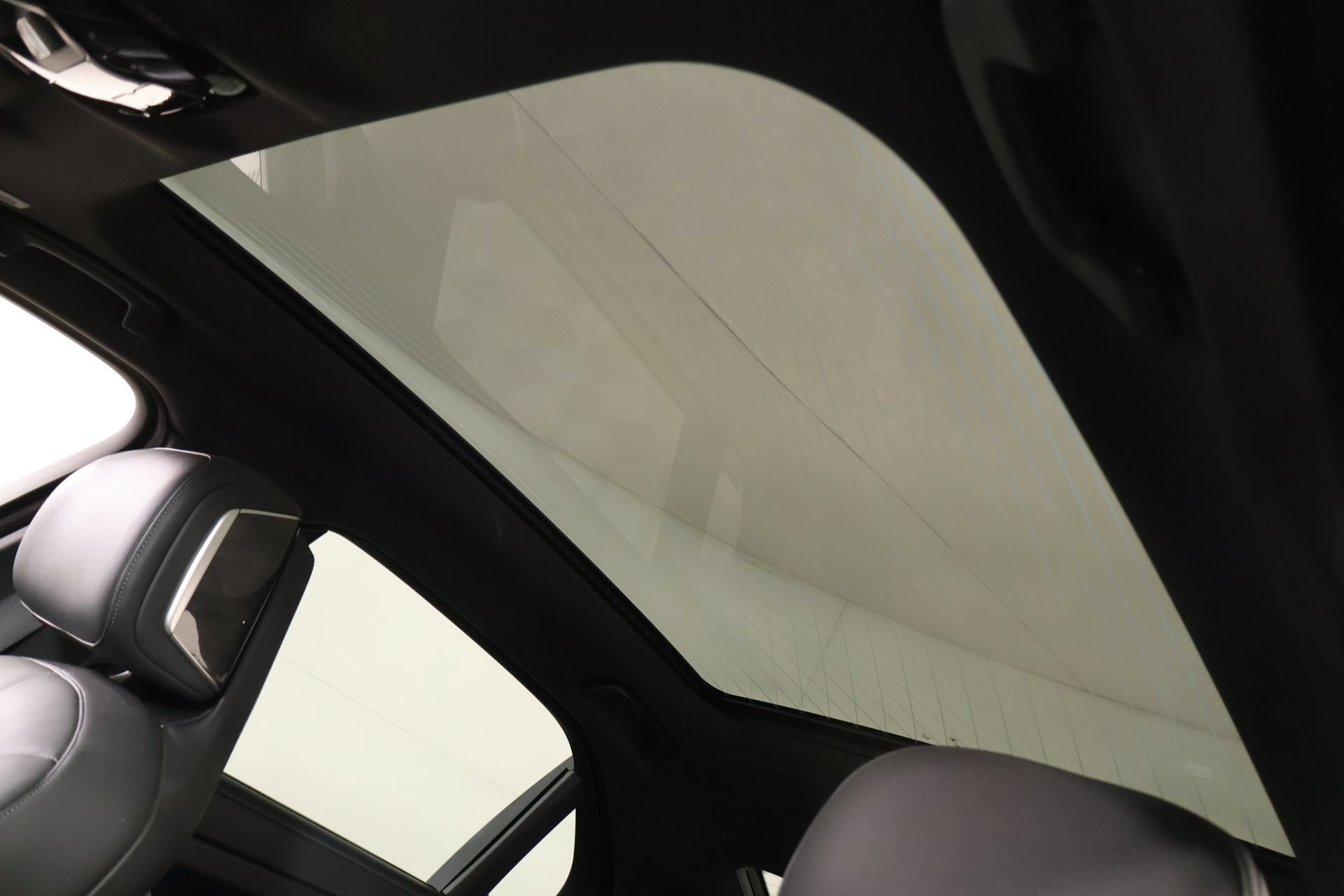 Used 2023 BMW 740i RWD image 16