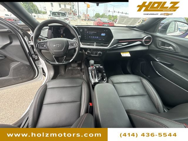 Certified 2025 Chevrolet Trax RS w/ Driver Confidence Package FWD image 19