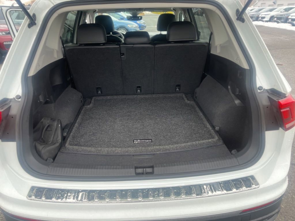 Used 2022 Volkswagen Tiguan SE image 9