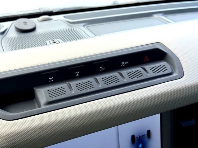 Used 2024 Ford Bronco Wildtrak AWD/4WD image 32