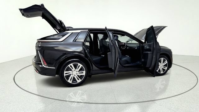 Used 2024 Cadillac Lyriq Tech AWD/4WD image 19