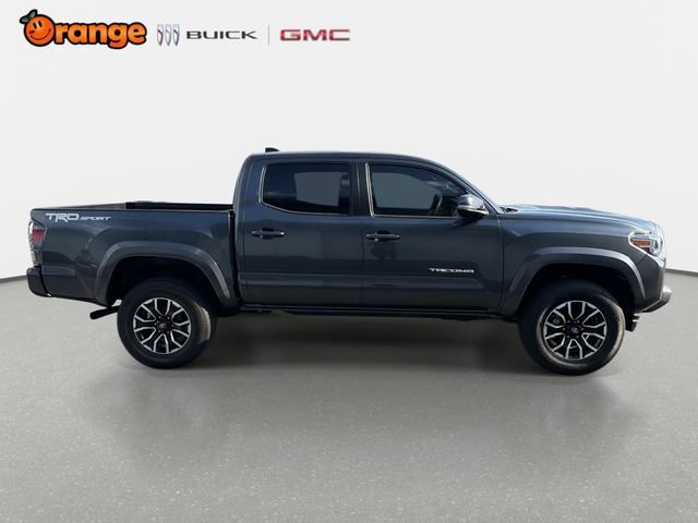 Used 2022 Toyota Tacoma TRD Sport w/ Technology Package RWD image 2