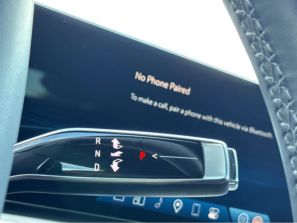 Used 2024 Cadillac Lyriq Sport image 16