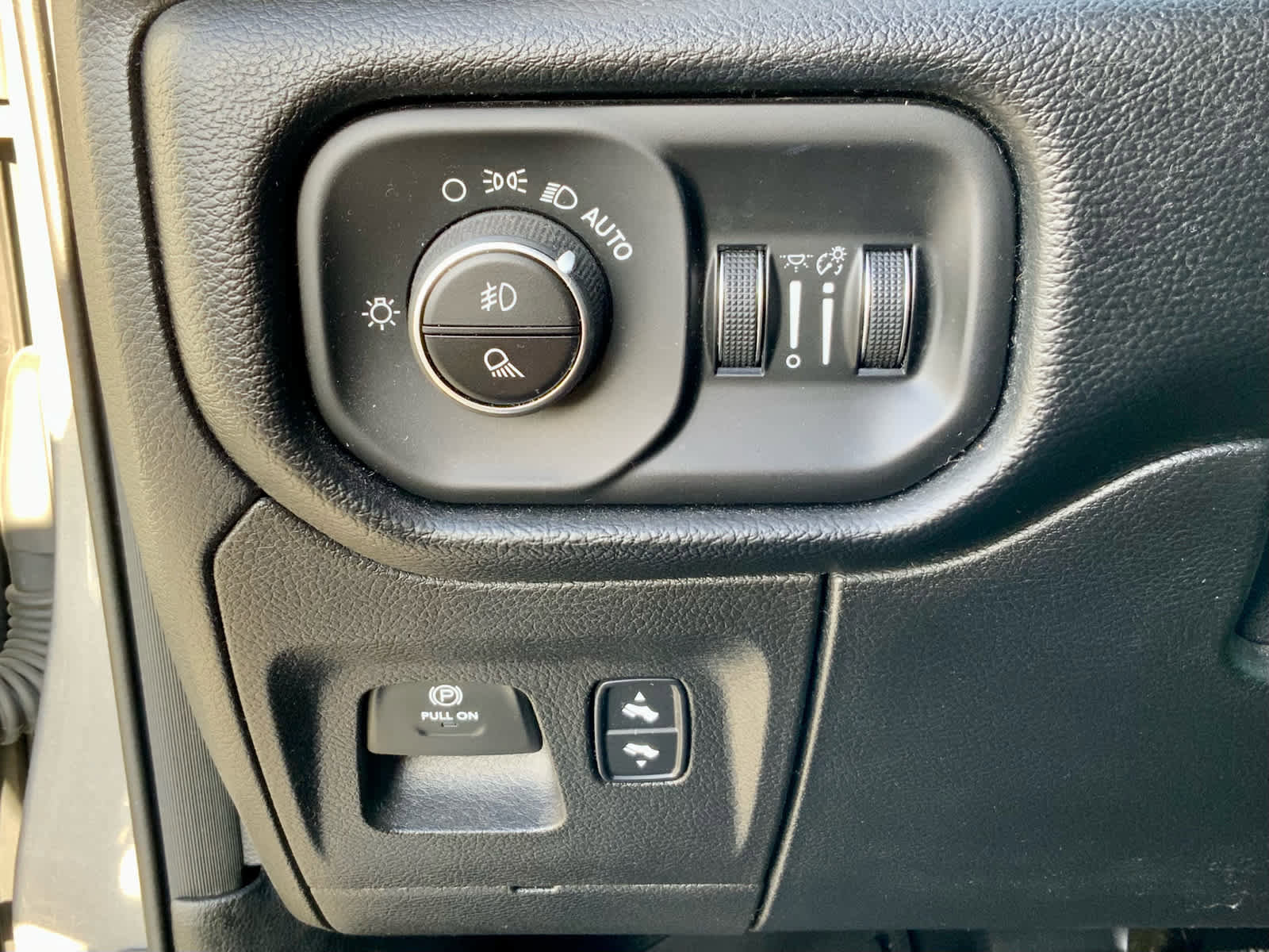 Used 2020 RAM 1500 Laramie w/ Off Road Group image 55