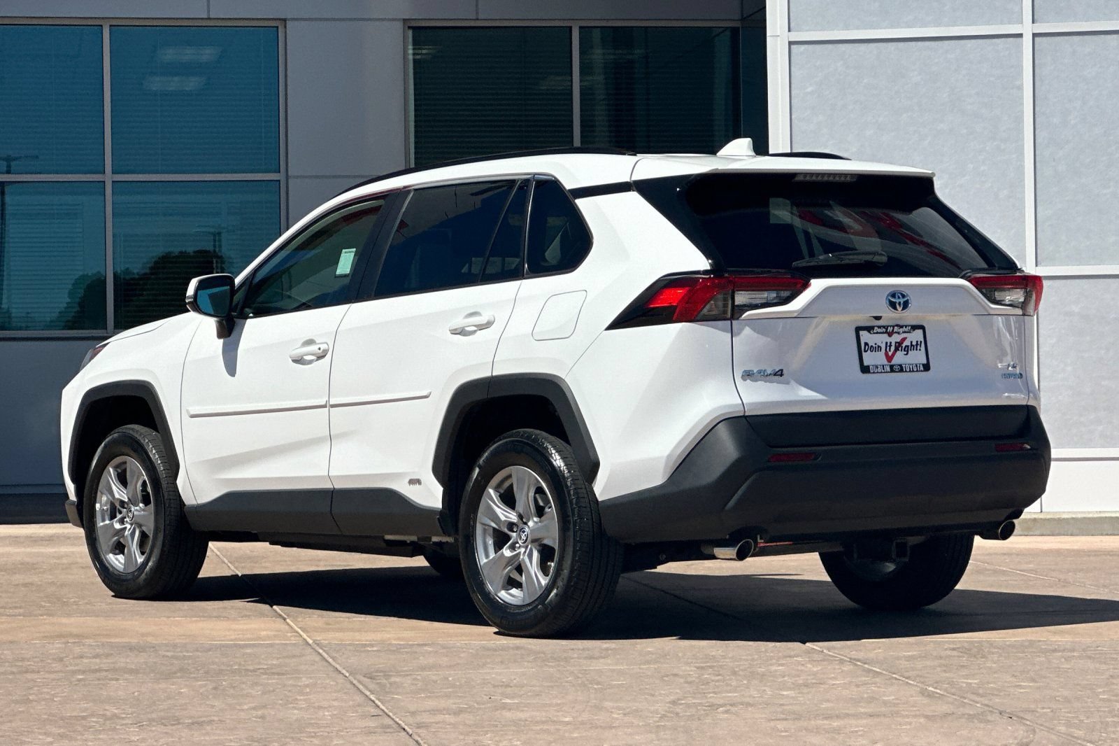 Used 2024 Toyota RAV4 LE AWD/4WD image 6