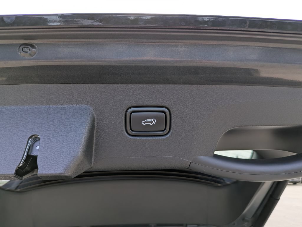 Certified 2026 Kia Sportage SX FWD image 13