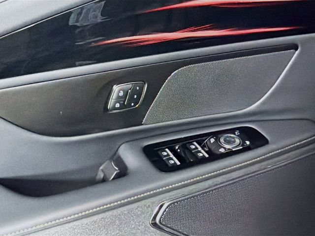 Certified 2025 Lincoln Nautilus Premier w/ Jet Appearance Package AWD/4WD image 21