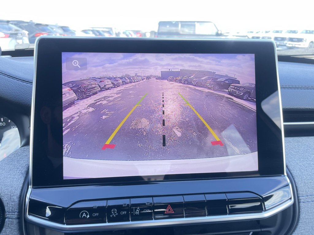 Used 2024 Jeep Compass Latitude image 17