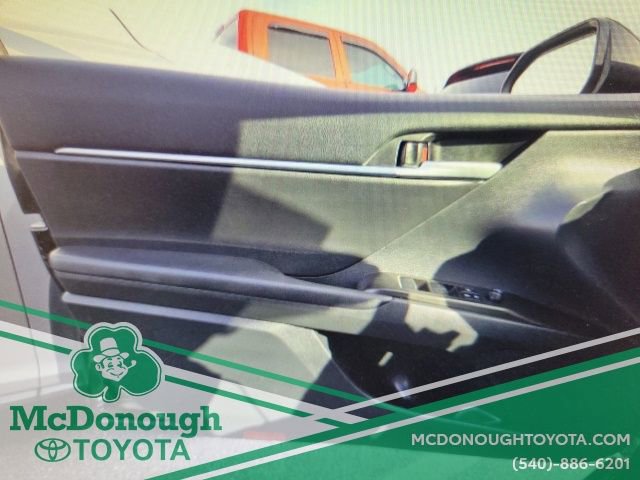 Used 2024 Toyota Camry SE image 21