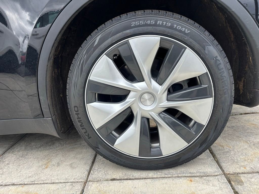 Used 2022 Tesla Model Y Long Range AWD/4WD image 10
