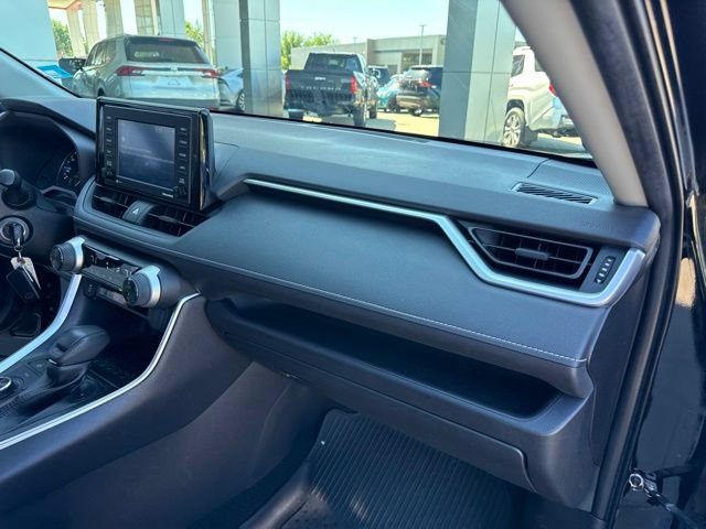 Used 2022 Toyota RAV4 LE AWD/4WD image 30