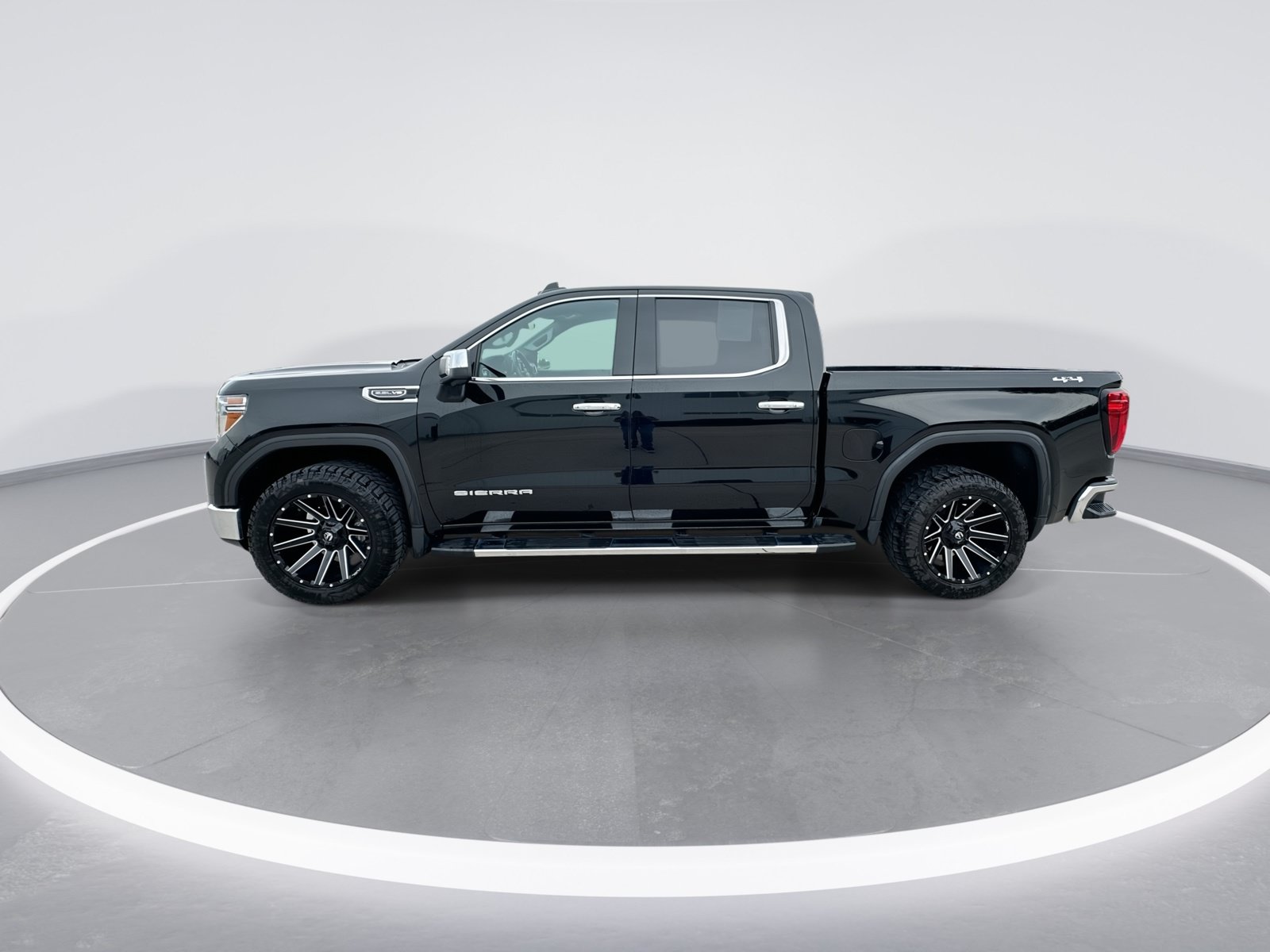Used 2020 GMC Sierra 1500 SLT w/ SLT Premium Plus Package AWD/4WD image 5