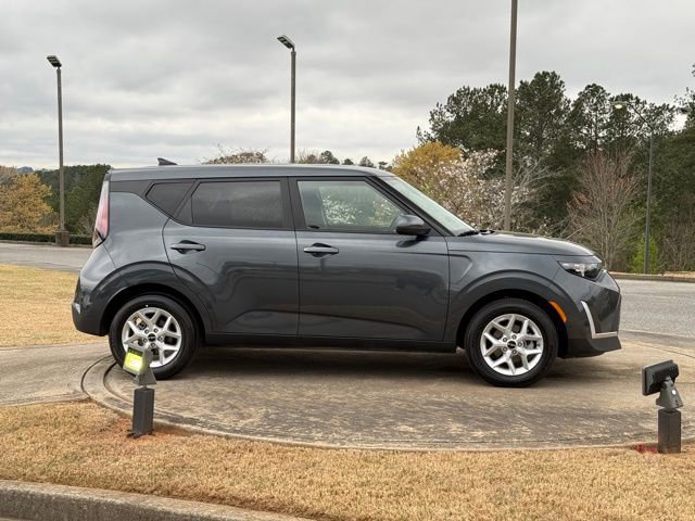 Used 2025 Kia Soul LX FWD image 8