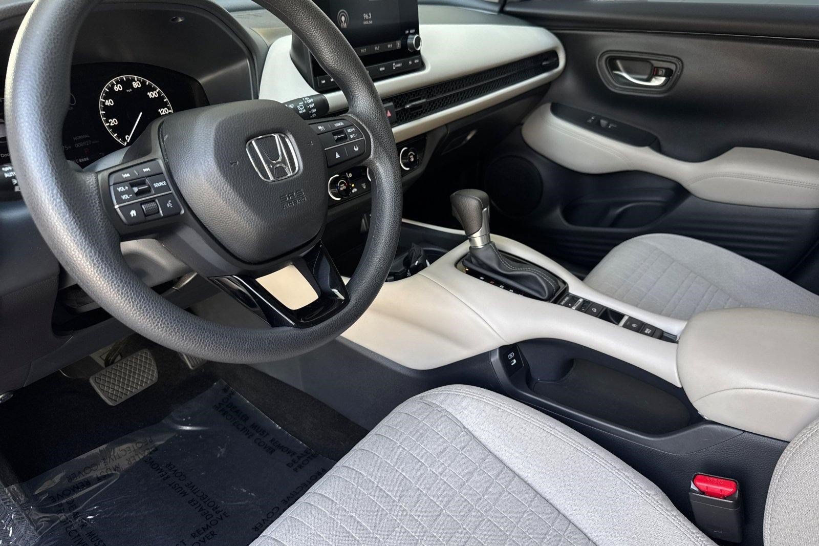 Certified 2025 Honda HR-V LX image 4